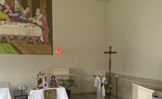Capela Santa Luzia, em Cruzeiro do Oeste (PR) sem o sacrário devido o roubo / Arquivo pessoal da paróquia Nossa Senhora de Fátima (PR).