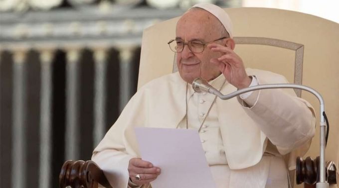 Papa agradece às pessoas que tentaram salvar a Catedral Notre Dame