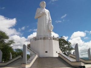 Estátua em homenagem ao Padre Cícero Romão, em Juazeiro do Norte-CE