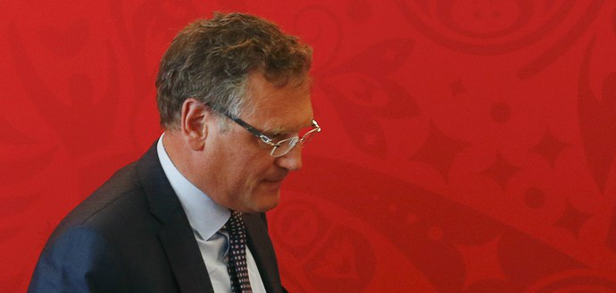 Após suspensão e afastamento, Jérôme Valcke está oficialmente fora da Fifa (Foto: Maxim Zmeyev/Reuters)