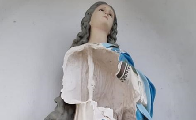 Imagem da Imaculada Conceição vandalizada. Foto: Paróquia São José Operário