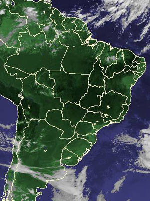 No extremo noroeste de Mato Grosso e extremo sul de Mato Grosso do Sul, o sol aparece entre poucas nuvens. Nas demais áreas da região, o céu permanece claro