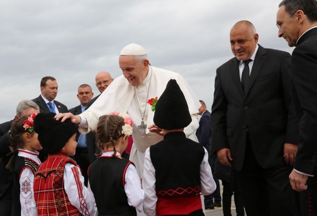 Papa na Bulgária reza o Regina Coeli com os fiéis e recorda S. João XXIII