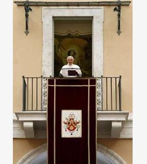 ''Quem tem esperança vive de um modo diferente, pois foi-lhe dada uma vida nova'', explica o Papa no Ângelus deste domingo