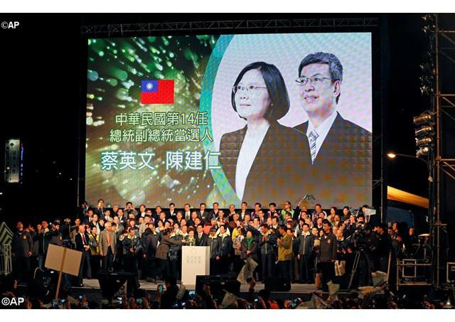 Telão mostra chapa vencedora da eleição em Taiwan - AP