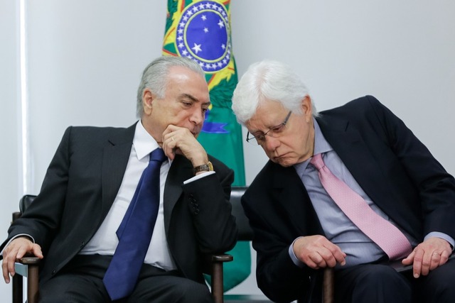 Michel Temer e Moreira Franco em dezembro de 2016 — Foto: Marcos Corrêa/PR