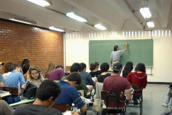 Fies oferece financiamento de cursos em instituições privadas de ensino superiorArquivo/Agência Brasil