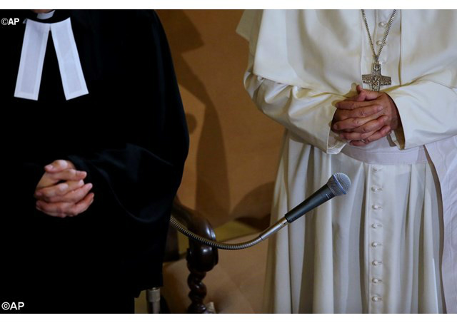 Papa na igreja luterana de Roma - AP