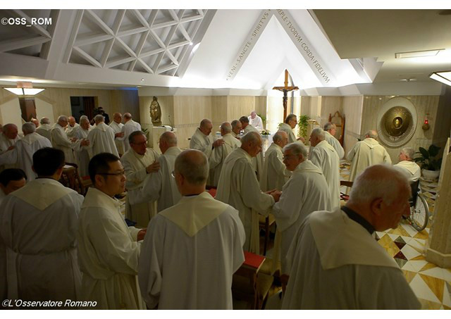 Missa de 28 de janeiro foi concelebrada por sacerdotes que celebram 50 anos de ordenação - OSS_ROM