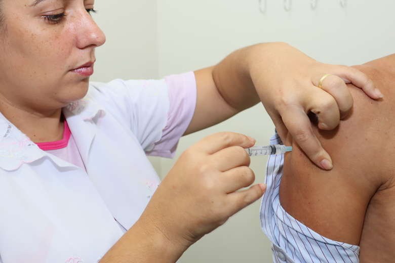 Vacinação contra a gripe atinge 64% e Saúde convoca grupos prioritários