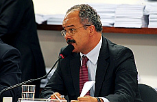 Vicente Candido: a legislação prevê punição para quem cometer abusos nos estádios.