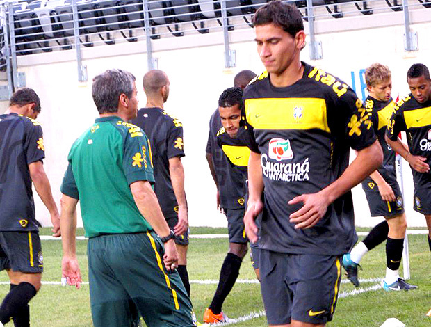 Ganso se exercita durante treinamento do Brasil (Foto: Leandro Canônico / Globoesporte.com)