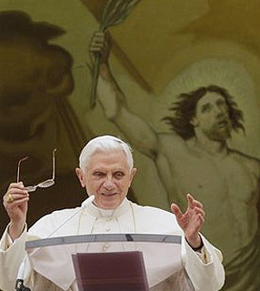 Bento XVI durante o Angelus do último domingo, 8