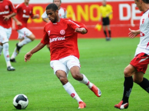 Wagner foi formado pelas categorias de base do Inter. (Foto: Site Oficial)
