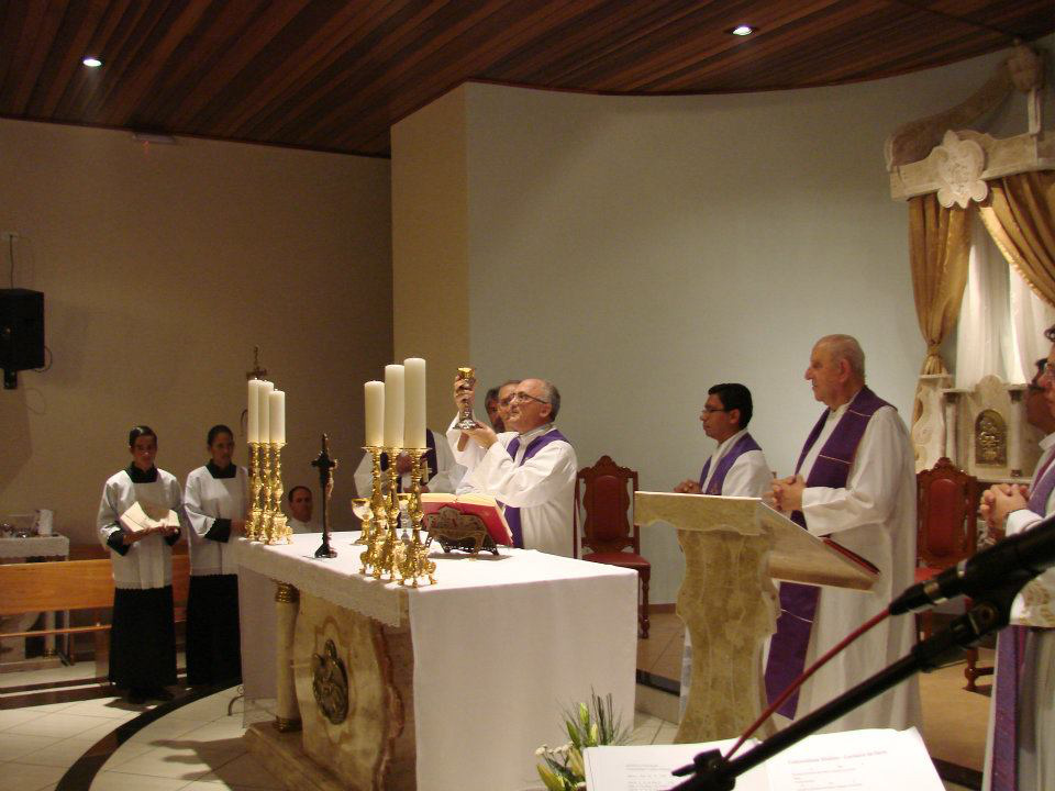 O Templo Votivo é um local dedicado a adoração ao Santíssimo Sacramento