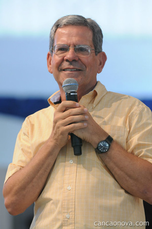 Professor Felipe Aquino é escritor e apresentador da TV Canção Nova.