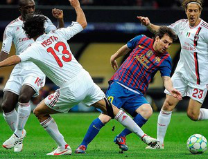 Depois de empate em Milão, Milan e Barça voltam ase enfrentar na Espanha (Foto: Agência EFE)