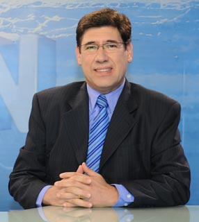 Reinaldo César, jornalista e apresentador do telejornal Canção Nova Notícias