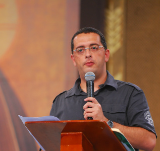 Denis Duarte é Professor e vice diretor da Faculdade Canção Nova