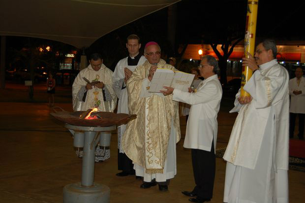 Vigília Pascal na Catedral; veja fotos Vigília Pascal na Catedral; veja fotos