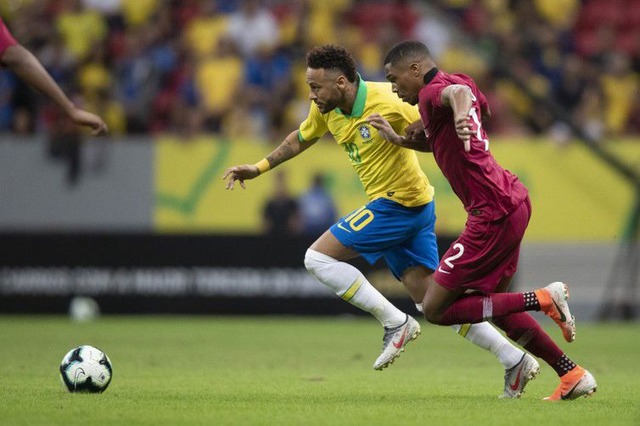 Neymar sofreu um entorse no tornozelo e deixou o campo ainda no primeiro tempo - Lucas Figueiredo - CBF