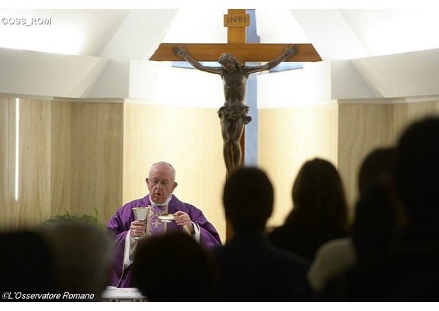 Papa Francisco e fiéis na missa desta manhã - OSS_ROM