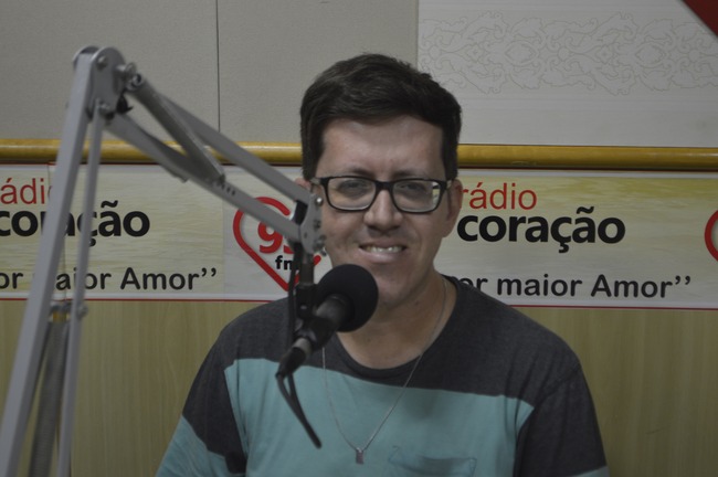 Padre Clayton. Foto: Gabriel Fernandes/RC