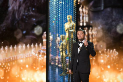 Leonardo Di Caprio recebe o prêmio de melhor ator no Oscar 2016Agência Lusa
