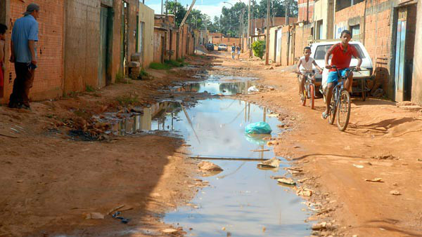 No Brasil, apenas 39% do esgoto é tratado / Foto: Agência Brasil