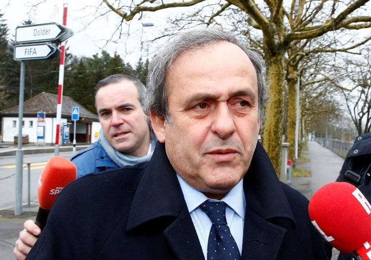 Michel platini, UEFA, Prisão. REUTERS/Arnd Wiegmann/File Photo
Platini, três vezes vencedor da Bola de Ouro de melhor jogador do mundo, deveria suceder Blatter como presidente da Fifa em 2016 - REUTERS/Arnd Wiegmann/File Photo/Direitos Reservados