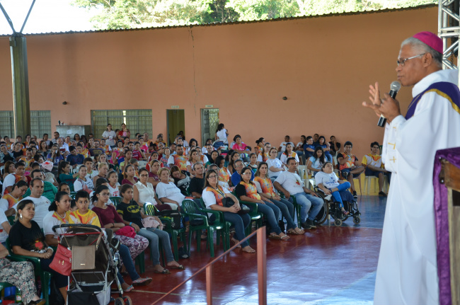 Dom Henrique durante a homilia na Santa Missa de encerramento do retiro da Missão Enchei-Vos