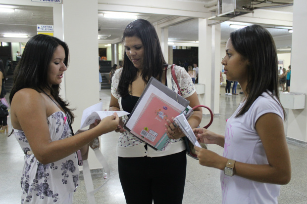 Os cursos de saúde auxiliarão dando orientações às mulheres