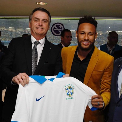 Presidente Jair Bolsonaro que acompanhou o jogo no Mineirão e comemorou a vitória da seleção brasileira ao lado de Neymar. Foto : Redes Sociais 