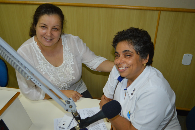 Ozair e Rita, durante entrevista no estúdio 2 da Rádio Coração em Dourados. Foto: Gabriel Fernandes/RC