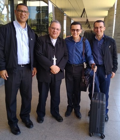 Padre  Crispim Guimarães chegou ontem, quinta-feira(04/07) a sede da CNBB, em Brasilia/DF  para assumir como Pe. Crispim Guimarães. novo Assessor Nacional da Comissão para Vida e a Família e foi recepcionado por Dom Joel, secretário geral da CNBB.
Foto: Internet / Redes Sociais 