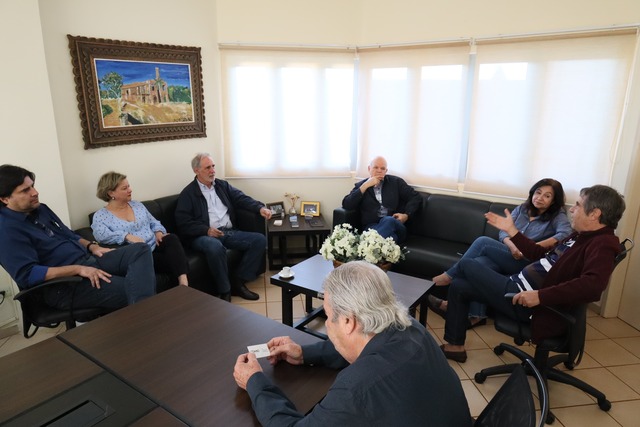 Fotos – A. Frota
Prefeita Délia e secretários receberam diretores da Coamo na manhã desta sexta-feira
