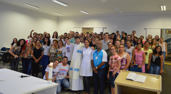 Galera que participou da Celebração no 'Auditório do Bloco G da UEMS' para toda a Cidade Universitária. Foto: Gabriel Fernandes