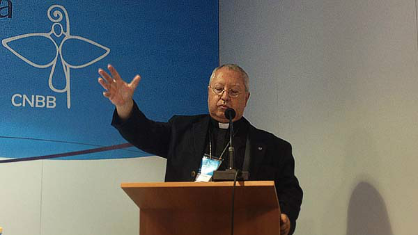 Para Dom Paz, é preciso olhar para a política com a esperança da renovação e também da purificação / Foto: André Cunha