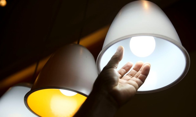 A partir de hoje, distribuidoras não poderão cortar luz do consumidor