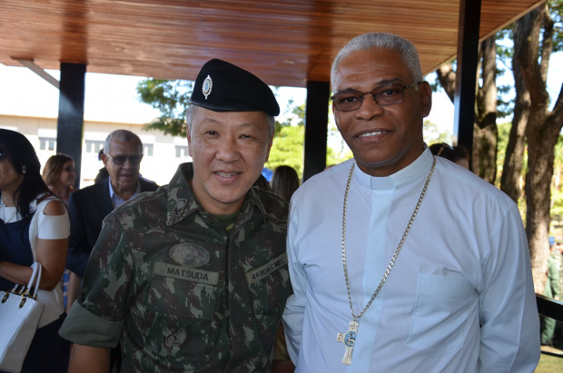General Rui Matsuda e  Dom Henrique, bispo da diocese de Dourados