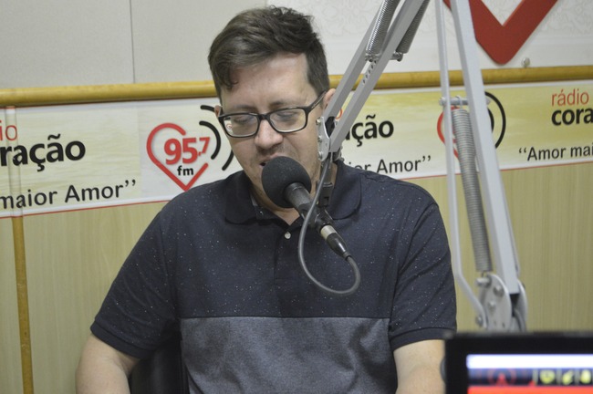 Série 'Os 10 Mandamentos' com Padre Clayton: Não tomar o nome de Deus em vão Padre Clayton. Foto: Rádio Coração FM