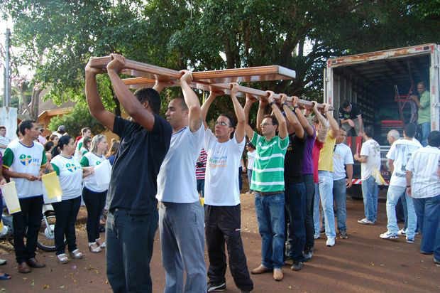 A Cruz Peregrina e o Ícone de Maria em Rio Brilhante A Cruz Peregrina e o Ícone de Maria em Rio Brilhante
