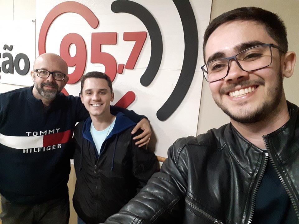 Gabriel, professor Fábio Leite e Wesley Falavigna. Foto: Divulgação/PU Unigran