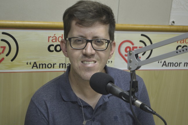 Série 'Os 10 Mandamentos' com Padre Clayton: Guardar domingos e festas de guarda Padre Clayton. Foto: Rádio Coração FM