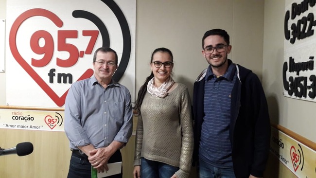 Sr. Sadi Masiero, Kristianne Perez e Gabriel Fernandes. Foto: Alecsander Almeida/RC