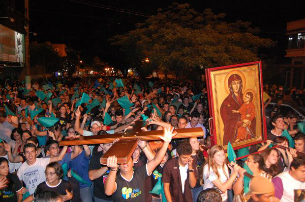 Cruz Peregrina e o Ícone de Maria em Amambai Cruz Peregrina e o Ícone de Maria em Amambai