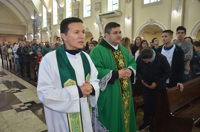 Padre Crispim e Padre Bruno. Foto: Estanislau Sanabria