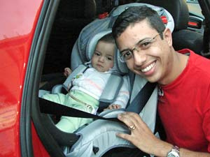 Cadeirinha será obrigatória em carros a partir de 1º de setembro (Foto: Luciana Bonadio/G1)