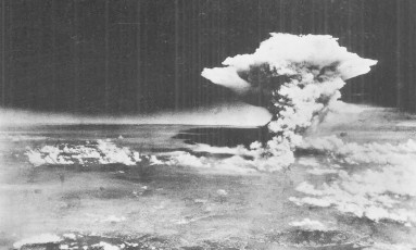 Explosão da bomba atômica sobre a cidade japonesa de Hiroshima em 1945 foi uma das que espalharam elementos radioativos pelo planeta que poderão ser identificados nos registros geológicos por cientistas do futuro Foto: REUTERSLeia mais sobre esse assunto em http://oglobo.globo.com/mundo/obama-memoria-as-vitimas-de-hiroshima-nunca-deve-desaparecer-19383520#ixzz49r77kmjx © 1996 - 2016. Todos direitos reservados a Infoglobo Comunicação e Participações S.A. Este material não pode ser publicado, transmitido por broadcast, reescrito ou redistribuído sem autorização. 