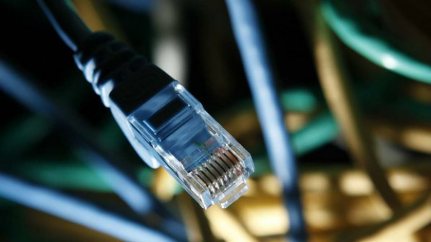 s e cabos de internet (Kacper Pempel/Reuters) 
